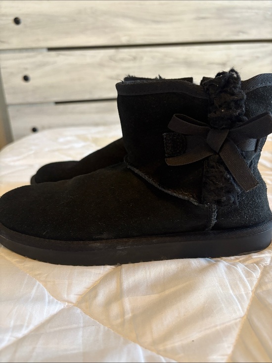 Koolaburra Shoes - Koolaburra Black Faux-Suede Ankle Booties with Ribbon Bow